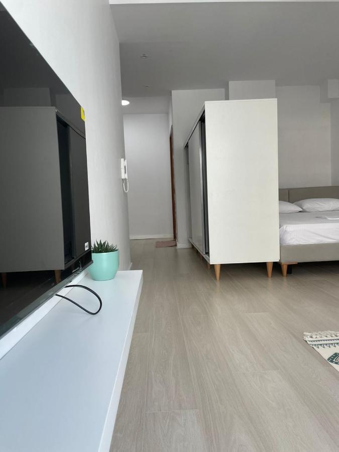 Seriani Dock Holiday Sarandë Buitenkant foto